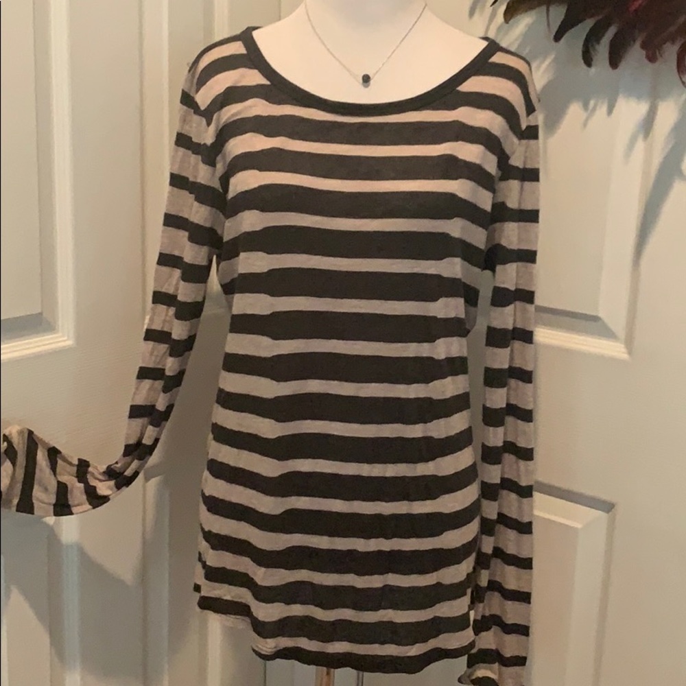 Striped long sleeve shirt, so soft and flattering